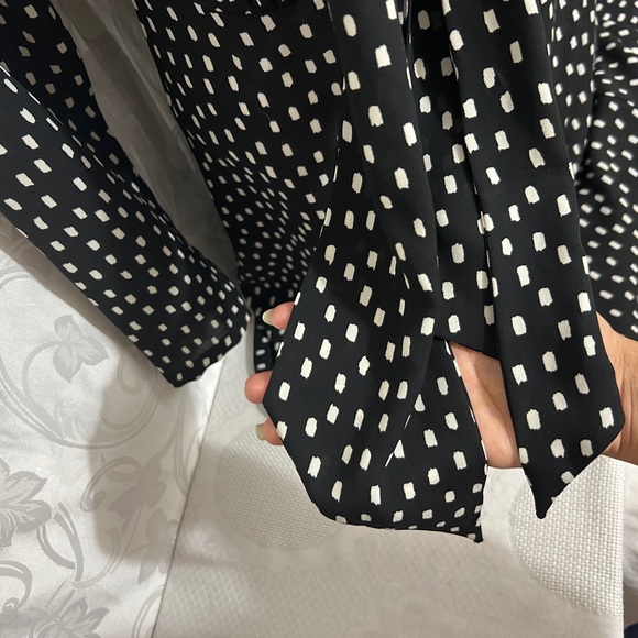 BCBG MAXAZRIA B&W Collared Buttoned Front Dress - Picture 9 of 12